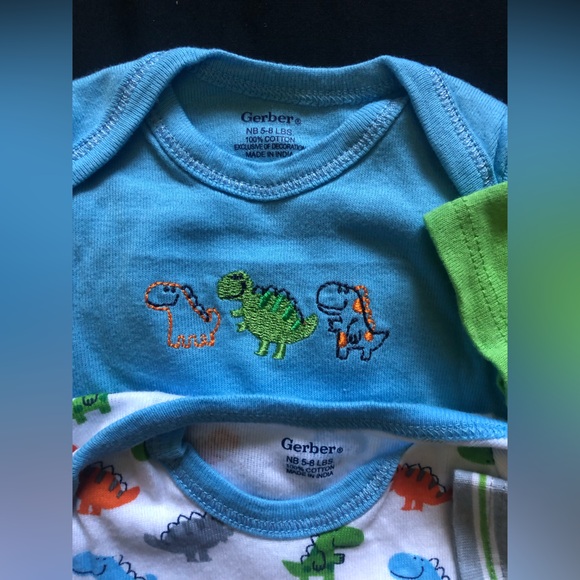 5 Gerber & 1 Little Me NewBorn Baby Boy Onesies - Picture 4 of 6